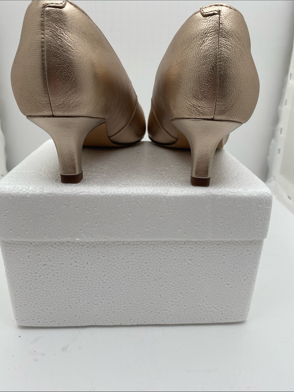 Clarks Metallic Champagne Pointed Toe Kitten Heels - Picture 4 of 5